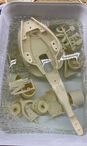 图8 第4页 AM03 0011 Ferrari SF23 Manual  Anthony Ricco  Model Mercenary